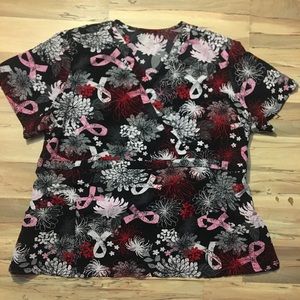 Buttersoft scrub top. SET 3x w/ Black cargo pants.